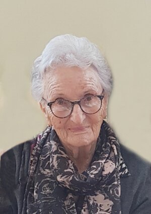 Portrait von Josefine Zeiringer